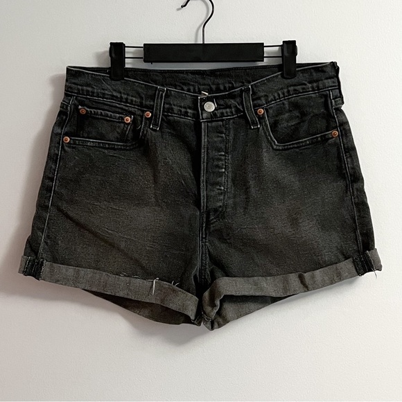 Levi’s Shorts - Picture 6 of 7